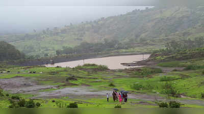 रात्री मुसळधार, दिवसा संततधार