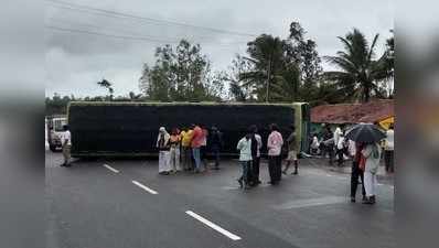 ಚಾಲಕನ ನಿರ್ಲಕ್ಷದಿಂದ KSRTC ಬಸ್ ಪಲ್ಟಿ: 15 ಪ್ರಯಾಣಿಕರಿಗೆ ಗಾಯ