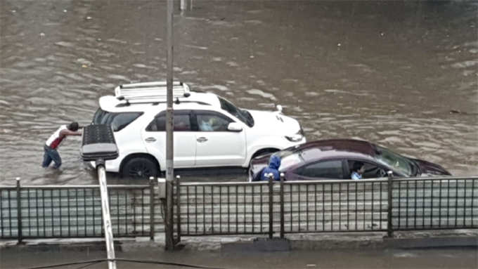 heavy-rain-in-mumbai-mahara