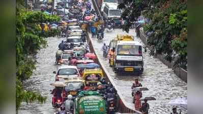 கனமழையால் முடங்கியது மும்பை – 18 போ் உயிாிழப்பு