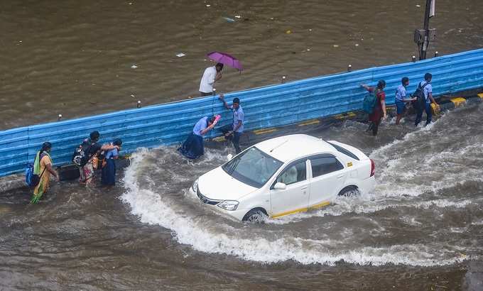 জলভাসি মায়ানগরী