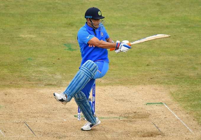 MS Dhoni 1