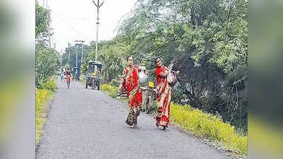 নির্জলা গ্রাম, দু’কিমি হেঁটে তবে মেলে কল