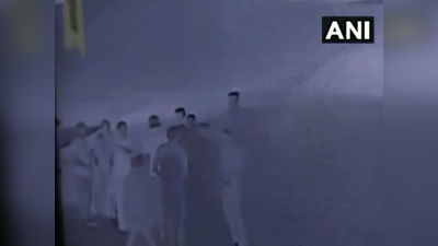 विडियो: BJP सांसद की मौजूदगी में उनके सुरक्षागार्डों ने टोलकर्मियों को पीटा, फायरिंग की