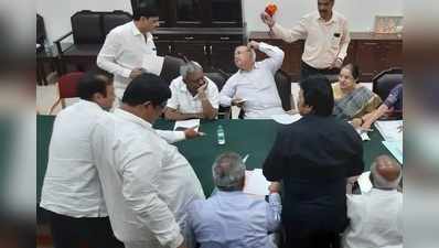 Karnataka MLAs Resignation: கர்நாடகாவில் எந்த நேரத்திலும் ஆட்சி கவிழ வாய்ப்பு