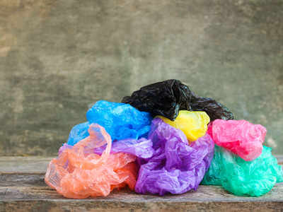 प्रतिबंधित प्लास्टिक पर कार्रवाई में लाखों का माल जब्त