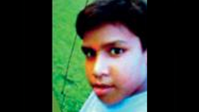 लखनऊः बिजली के खंभे में उतरा करंट, 10 साल के बच्चे की मौत