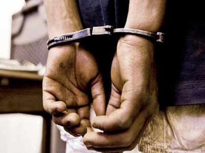 बिजनौर: मदरसे से बरामद हुए अवैध हथियार, संचालक समेत 6 गिरफ्तार