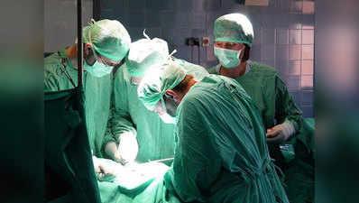 नपुंसकता के इलाज के लिए अस्पताल गया युवक, ऑपरेशन में डॉक्टरों ने निकाला गर्भाशय-फेलोपियन ट्यूब