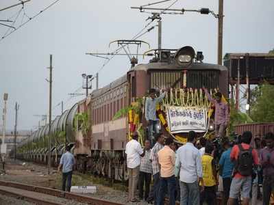 சென்னைக்கு புறப்பட்ட தண்ணீர் எக்ஸ்பிரஸ்- ஜோலார்பேட்டையில் இருந்து பயணம் தொடக்கம்!