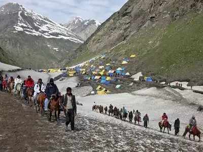 फुटीरतावाद्यांचा बंद, अमरनाथ यात्रा स्थगित