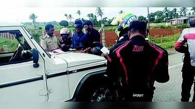 ವೀಲಿಂಗ್‌ ಮಾಡುವ ಬೈಕ್‌ಗಳ ವಶ: ದಂಡ ವಿಧಿಸಿ ಎಚ್ಚರಿಕೆ