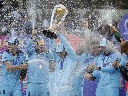 ICC World Cup 2019: इंग्लैंड ने यूं मनाया जीत का जश्न