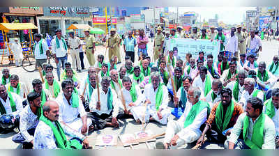 ರೆಸಾರ್ಟ್‌ ರಾಜಕಾರಣ ಖಂಡಿಸಿ ಪೊರಕೆ ಚಳವಳಿ