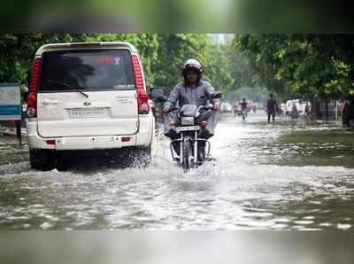 சென்னையில் இடியுடன் கூடிய கனமழை- வெப்பம் தணிந்து மக்கள் மகிழ்ச்சி!