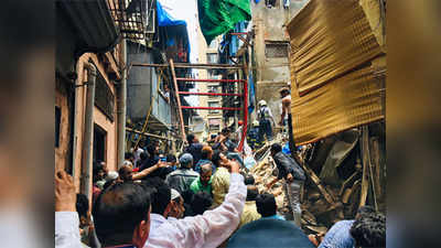 मुंबई: डोंगरीत इमारत कोसळली, १० जणांचा मृत्यू