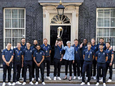 इंग्लैंड, न्यू जीलैंड की प्रधानमंत्री ने वर्ल्ड कप में टीम के प्रदर्शन की तारीफ की
