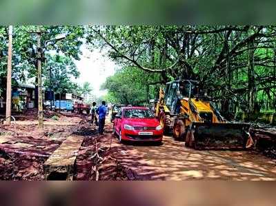 ರಸ್ತೆ ನಿರ್ಮಾಣ ಕಾಮಗಾರಿ ಸಂಚಾರಕ್ಕೆ ಕಿರಿಕಿರಿ