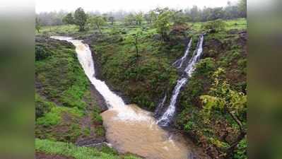 ಖಾನಾಪುರದ ಕಾಡಿನಲ್ಲಿ ಕಣ್ಮನ ಸೆಳೆಯುವ ಜಲಪಾತ