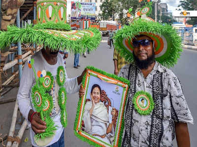 একুশের ভিড়ে আজই মুখর কলকাতা