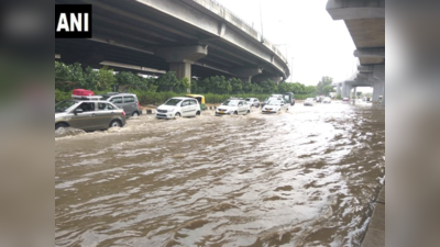 दिल्ली-एनसीआर में बारिश, मौसम हुआ सुहाना