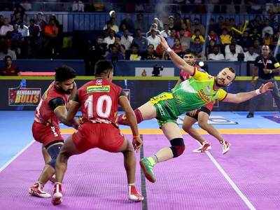 PKL 2019: பாட்னா பைரேட்ஸை புரட்டி எடுத்த பெங்களூரு காளைகள்