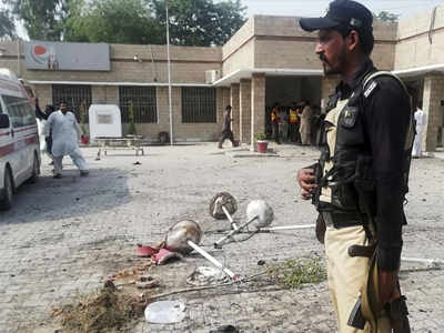 पाकिस्तानात दोन आत्मघातकी हल्ले, ७ ठार