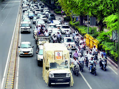 ಭಾವುಕ ಕಂಬನಿಯೊಂದಿಗೆ 
ಶೀಲಾ ದೀಕ್ಷಿತ್‌ಗೆ ವಿದಾಯ