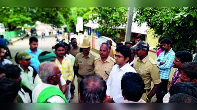 ಕಾಡಾನೆ ದಾಳಿ: ಪರಿಹಾರಕ್ಕೆ ಆಗ್ರಹಿಸಿ ಪ್ರತಿಭಟನೆ