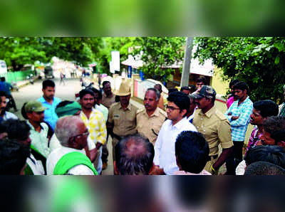 ಕಾಡಾನೆ ದಾಳಿ: ಪರಿಹಾರಕ್ಕೆ ಆಗ್ರಹಿಸಿ ಪ್ರತಿಭಟನೆ