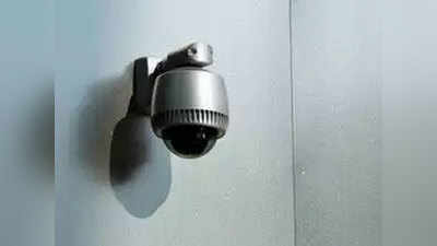 पत्नी की जासूसी के लिए बेडरूम से लेकर घर के हर कोने में लगवाए CCTV कैमरे