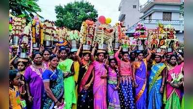 ಮಳೆ ಬೆಳೆಗಾಗಿ ಗ್ರಾಮ ದೇವತೆಗಳ ಉತ್ಸವ