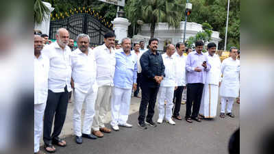 कर्नाटक के बागी विधायकों ने मांगी 4 हफ्ते की मोहलत, येदियुरप्पा की शपथ के बाद लौटेंगे