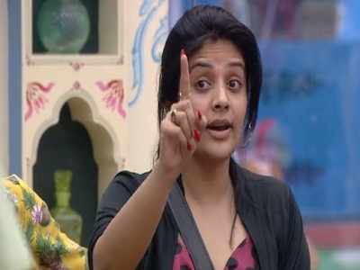 Bigg Boss Telugu 3 Memes: మా శ్రీముఖిని ఎలిమినేట్ చేస్తే బిగ్ బాస్ సెట్ తగలబెట్టేస్తాం.. మొదలెట్టార్రా బాబూ