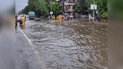 Mumbai rain live updates: मुंबईत पावसाचा जोर ओसरला