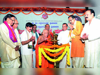 ಅಹಿಂಸೆಯೇ ಮೊದಲ ಧರ್ಮ: ಪೇಜಾವರ ಶ್ರೀ