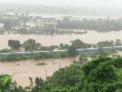 महालक्ष्मी एक्स्प्रेस... सहा किमीने अनर्थ टळला