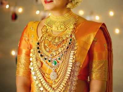 Today Gold Rate: బంగారం ధర తగ్గింది.. వెండి మాత్రం..