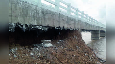 ಸೇತುವೆ ನಿರ್ಮಾಣ ಅವೈಜ್ಞಾನಿಕ, ಸಂಚಾರಕ್ಕೆ ಕಂಟಕ