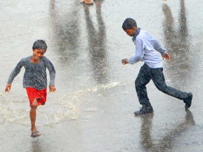 दिल्ली-एनसीआर का मौसम सुहाना, गुरुवार से शुरू हो सकता है बारिश और तेज हवाओं का दौर