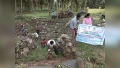 ಕಲ್ಯಾಣಿಗೆ ಗ್ರಾಮಸ್ಥರ ಕಾಯಕಲ್ಪ