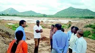 ಜಕ್ಕಲಮಡುಗು ಜಲಾಶಯಕ್ಕೆ ಡಿಸಿ ಭೇಟಿ