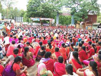 अंगणवाडी सेविकांचा मोर्चा जिल्हाधिकारी कार्यालयावर विराट मोर्चा