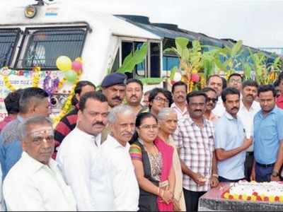 ರೈಲಿನ ಹುಟ್ಟುಹಬ್ಬ ಆಚರಣೆ