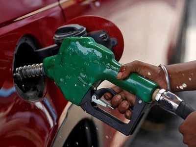 Petrol Price: திடீர் குறைவால் வாகன ஓட்டிகள் மகிழ்ச்சி- இன்றைய பெட்ரோல், டீசல் விலை!