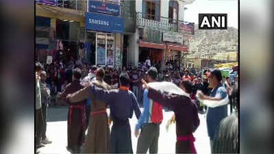आर्टिकल 370ः केंद्र शासित राज्य की घोषणा, लद्दाक में जश्न, सड़कों पर परंपरागत नृत्य करते नजर आए लोग