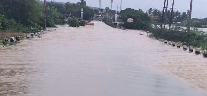 ಜಲಾವೃತಗೊಂಡ ಸೇತುವೆ