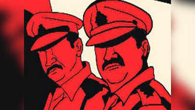 रेप के 25 हजार रुपये इनामी आरोपी को पकड़ने आई पुलिस टीम पर ही लोगों ने किया हमला