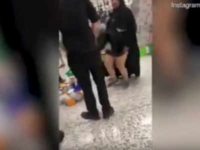 बुर्के में पहुंची 2 महिलाओं की चोरी का विडियो सोशल मीडिया पर वायरल