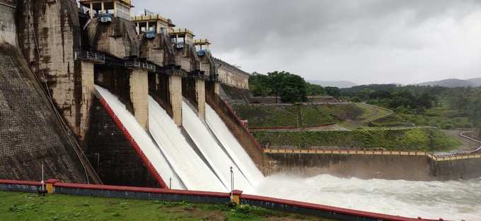 ಬೆಳಗಾವಿ ನೆರೆ ಪೀಡಿತ ಪ್ರದೇಶಗಳಿಗೆ ಭೇಟಿ ನೀಡಿದ ಸಿಎಂ